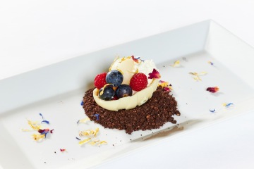 Čokoládové vajíčko s ovocem