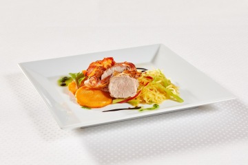 Vepřová panenka s cuketovými špagetami